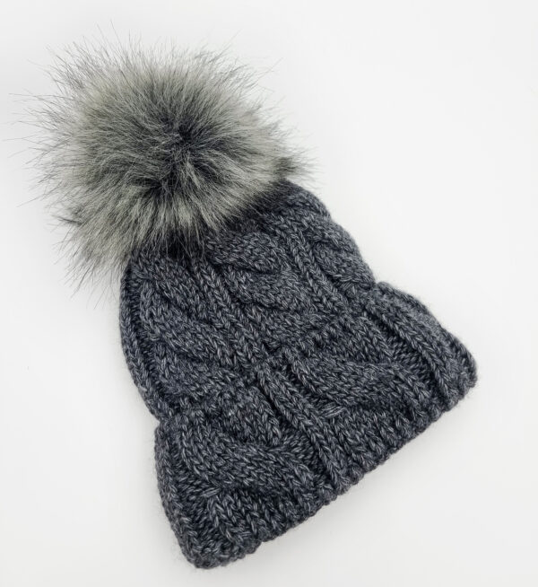 Knitted hat with pattern and fleece - Image 3