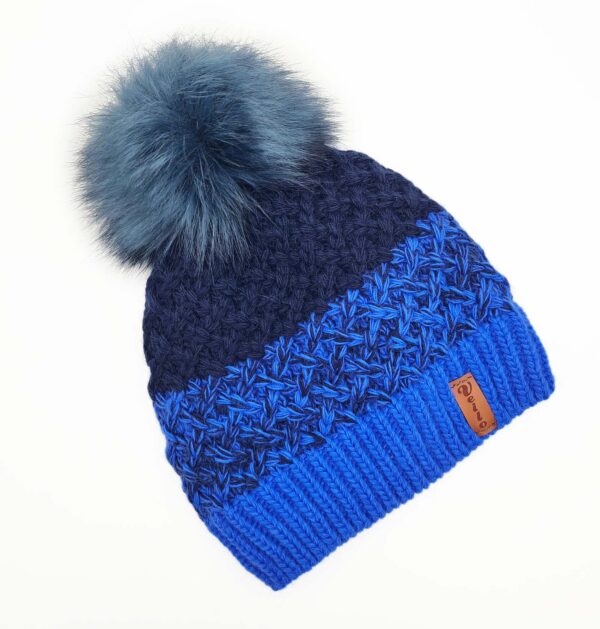 Knitted hat with pattern and fleece - Image 8