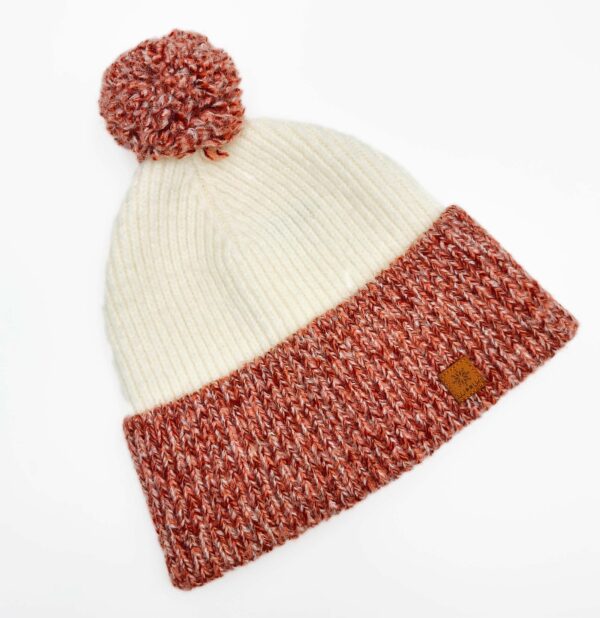 Wool hat with tassel